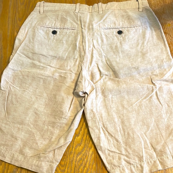 Gap Linen Shorts - Picture 3 of 3